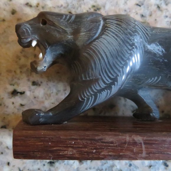 *Vintage* Carved Buffalo Horn PANTHER on Wood Base (F40) - Picture 2 of 9